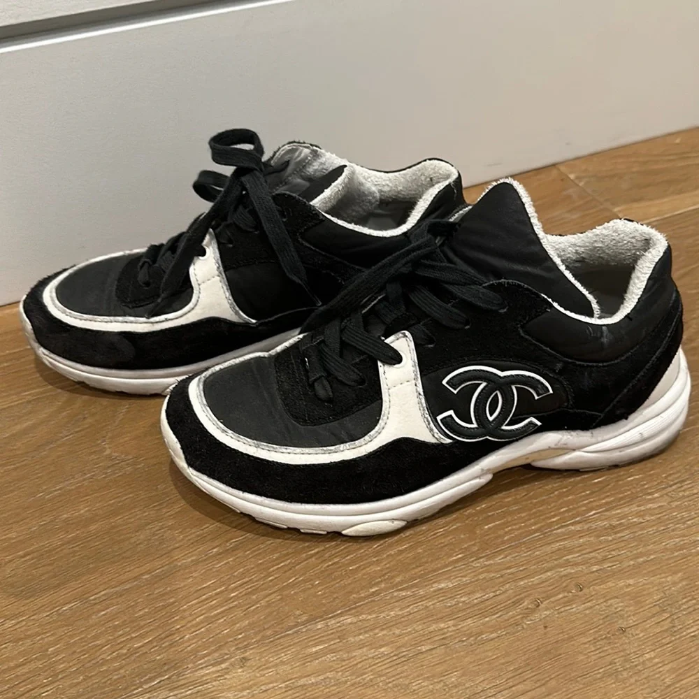 Chanel womens trainer sneakers in black and white size 37.5 - Picture 1 of 12